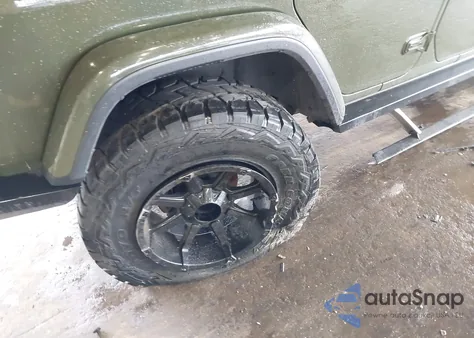 2021 Jeep Wrangler Unlimited Rubicon 4X4 z USA, uszkodzony, nr VIN 1C4HJXFG4MW543254